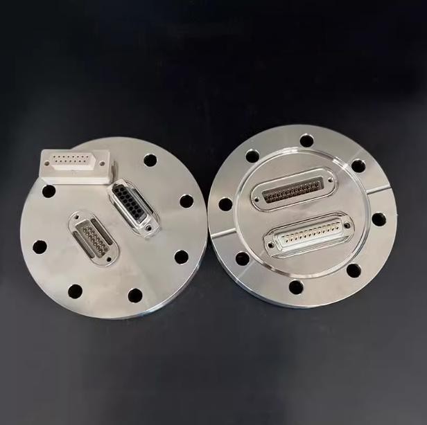 Aviation plug vacuum connector with multiple ports on a large flange