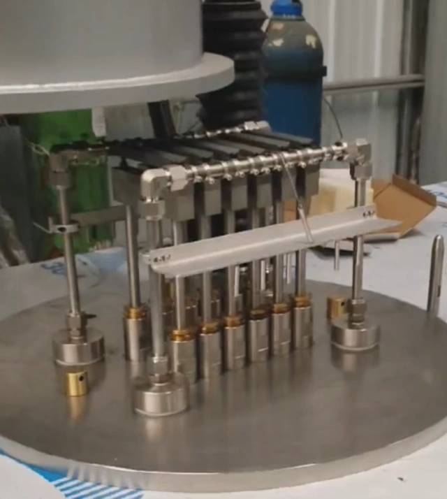 coating platform detail 01