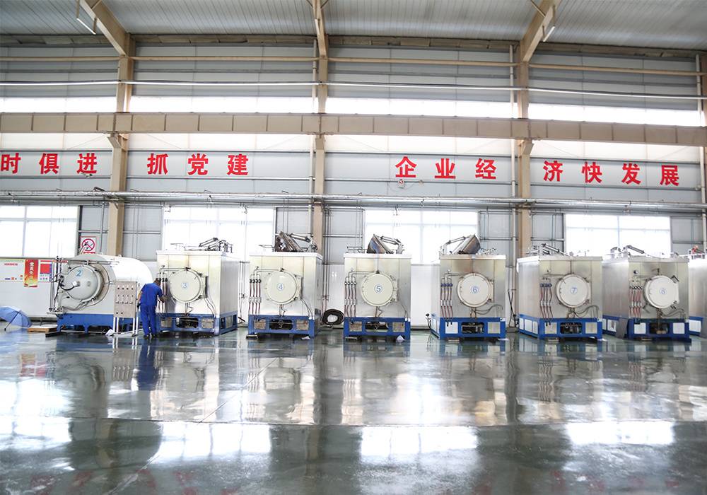 KINTEK Vacuum brazing furnace showcasing its robust construction