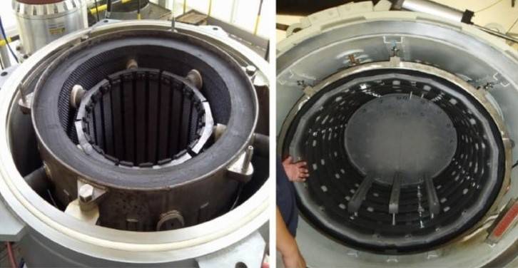 Vertical graphite chamber